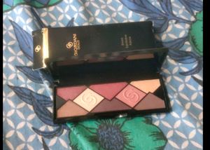 Oriflame Divine Eyeshadow Palette