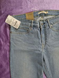 Levi&#39;s 711 Skinny Jeans brand new