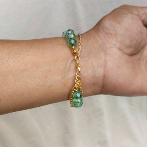 Green Crystal &amp; Pearl Beaded Bracelet