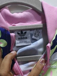 Adidas Sporty Set. In Vbgood Condition.