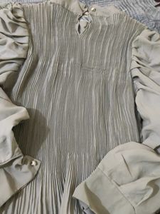 Elegant Pleated Puff Sleeve Top