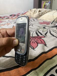 Nokia 7230 Slider Phone