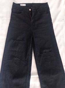 Cut Out Jeans
