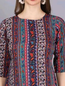 Patterned 3/4 Sleeve Top