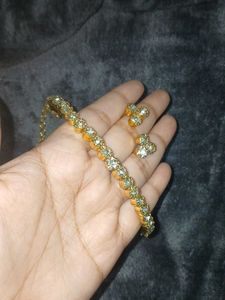 New Choker + Earrings Golden