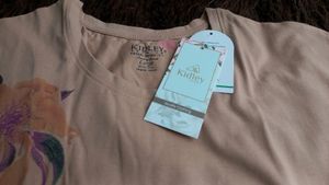 Women&#39;s T-shirt 💫