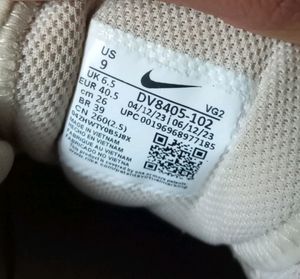 NIKE - Women E-Series AD