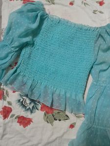 PUFFED SLEEVES CROP TOP