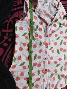 New T-shirt With Treading Cherry Print