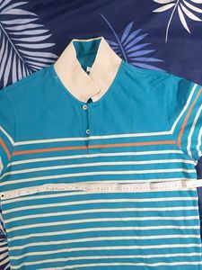 Mens Tshirt . Very Good Condition, Very Minor Stains As In Pic 5 And 6