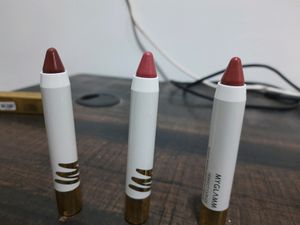 Myglamm Perfect Curves Mosturising Matte Lipstick