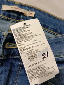 women&#39;s Levi&#39;s jeans