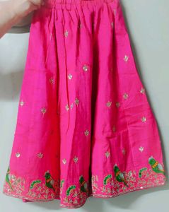 Sale..Beautiful Hand-work Raw Silk skirt ✨👌