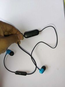 Many Ear Device