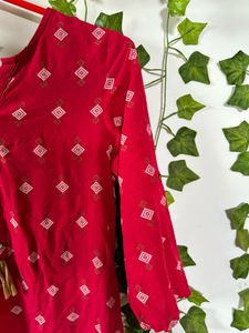 Red Kurthi