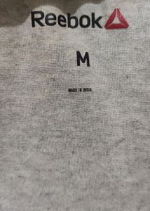 Reebok Logo Printed Cropped Tshirt (Medium)