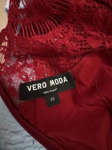 Elegant Red Lace Midi Dress