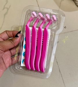 Pink Gillctte hair Razors (Set of 4)