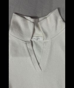 Women&#39;s Black Ribbed V-Neck Slim Fit Top