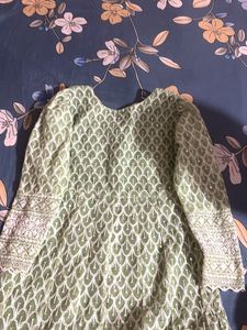 Elegant Green Embroidered Kurta