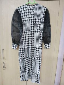PUFFSLEEVE BODY-CON DRESS