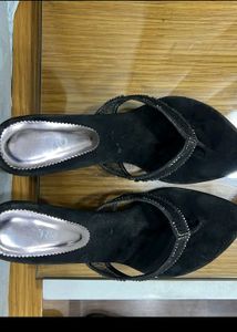 Metro Black Heels
