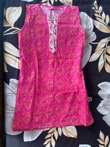 pink printed short kurti