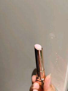 Colour Changing Lipstick