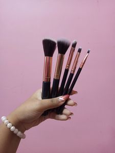 PACK OF 5 MAKEUP BRUSHES