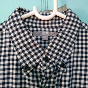 Uniqlo Unisex Shirt.