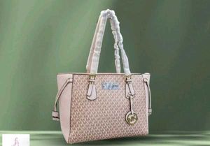 Michael Kors   Voyager Tote Bag RESTOCK ON DEMAND