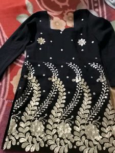 Short Kurti And Pant...