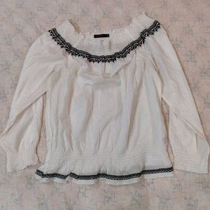 🤍 Boho Chic Peasant Top ! 🤍
