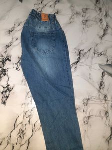 Combo Of High Waste Jean And Puffed Sleeve Top