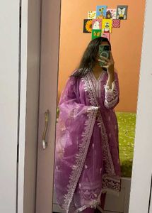 New Pakistani Suits Set With Beautiful Embroidery