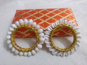 Shell Bangle Combo Set Of 5 Pair