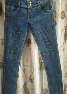 Women Blue Slim Fit Clean Look Jeans