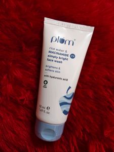 Plum Simply Bright 2% Niacinamide Face Wash with R