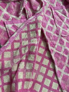 Pink &amp; White Diamond Pattern Bath Robe