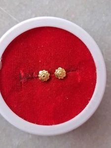 Beautiful New Flower Desine Studs