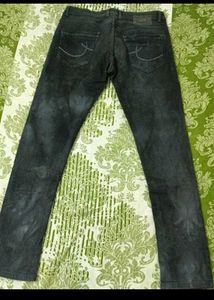 FADED JEANS