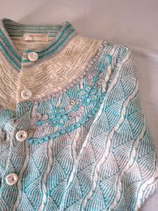 Classy women&#39;s Blue white cardigan sweater