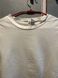 H&amp;M White Crop Tshirt 💕