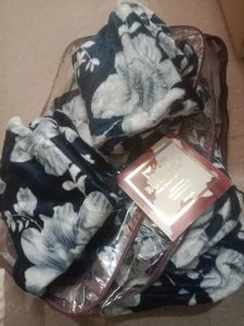 WARM BEDSHEET WITH 2 Pillow Cover