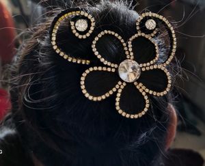 Rhinestone Flower Hair Clip