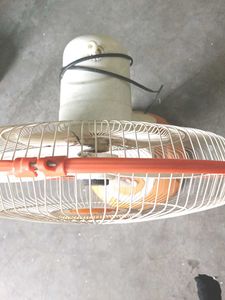 Super Fast Table Fan With Three Modes.Almost New