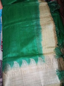 New Saree With Nice Border