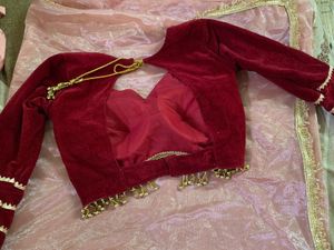 Saree With Padded Blouse