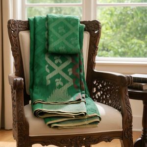 new Elegant Green saree with blouse piece