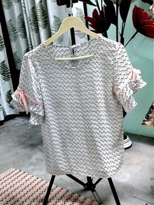 Top With Beautiful Sleeves #STUDIO